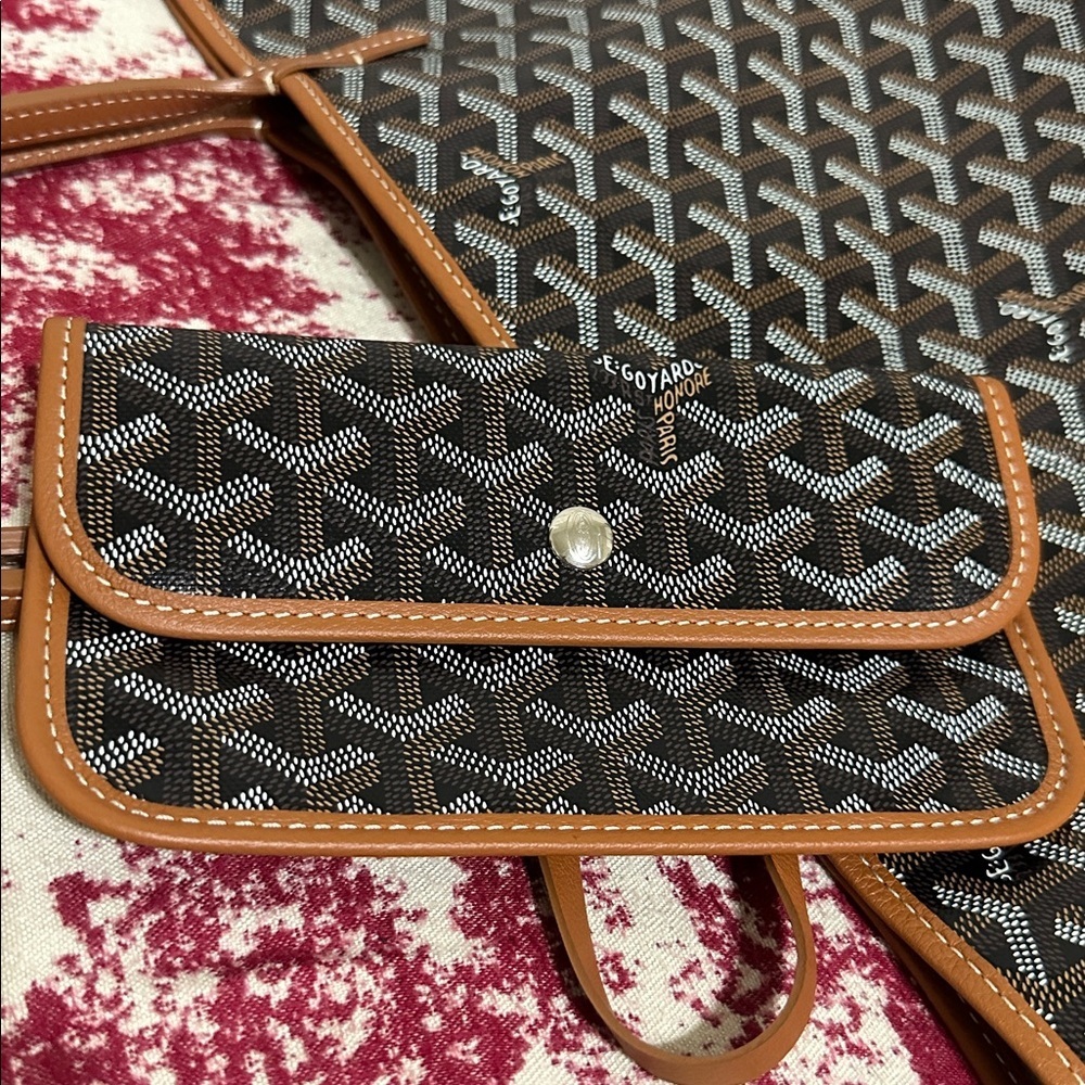 Goyard Tote Bag with Pouch - Picture 11 of 15